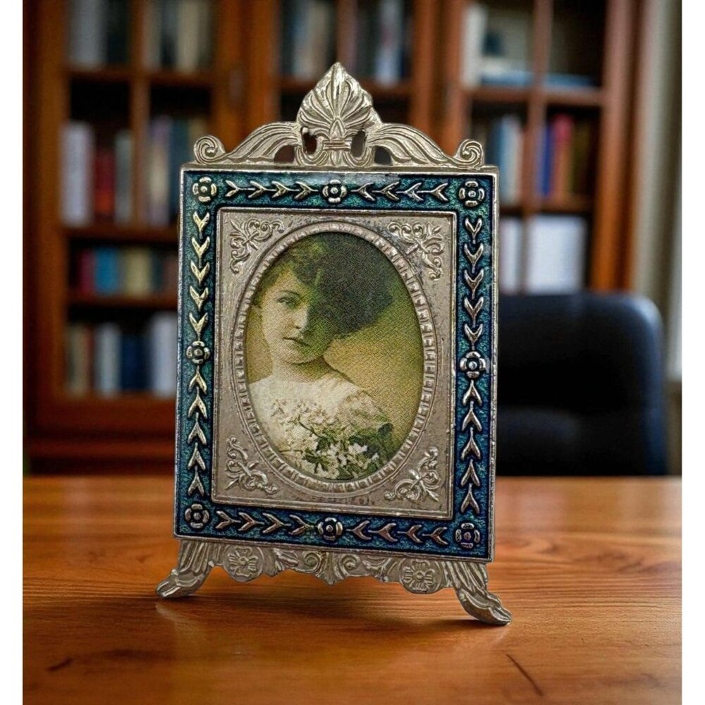 Vintage Victorian Inspired Portrait Silver Tone Brooch Pin Enamel Accents LMC